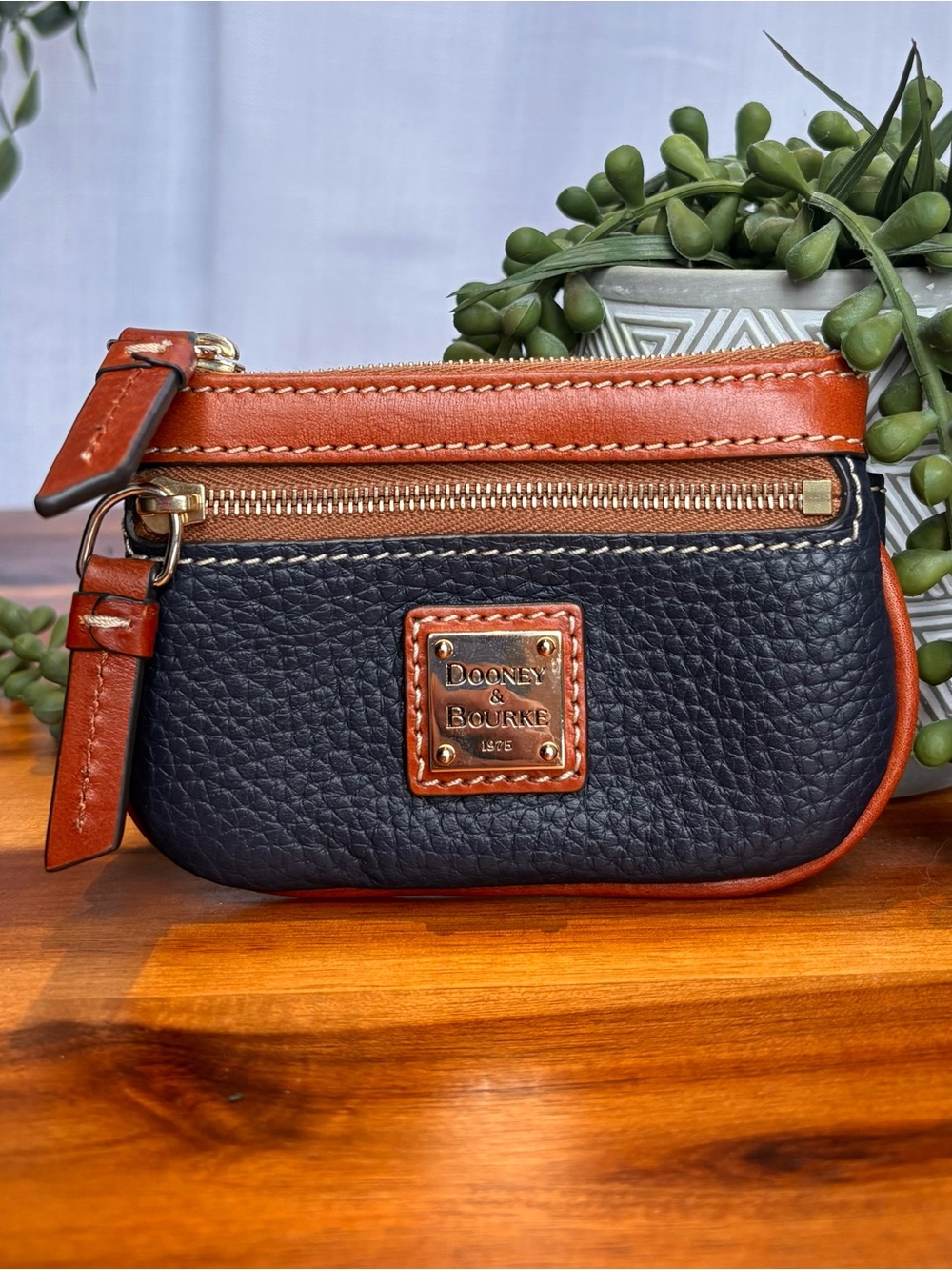 D&B Pebble Grain Small Coin Case Navy/ Brown - EUC